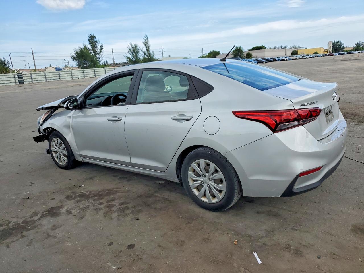 2022 Hyundai Accent Se - zdjęcie 2