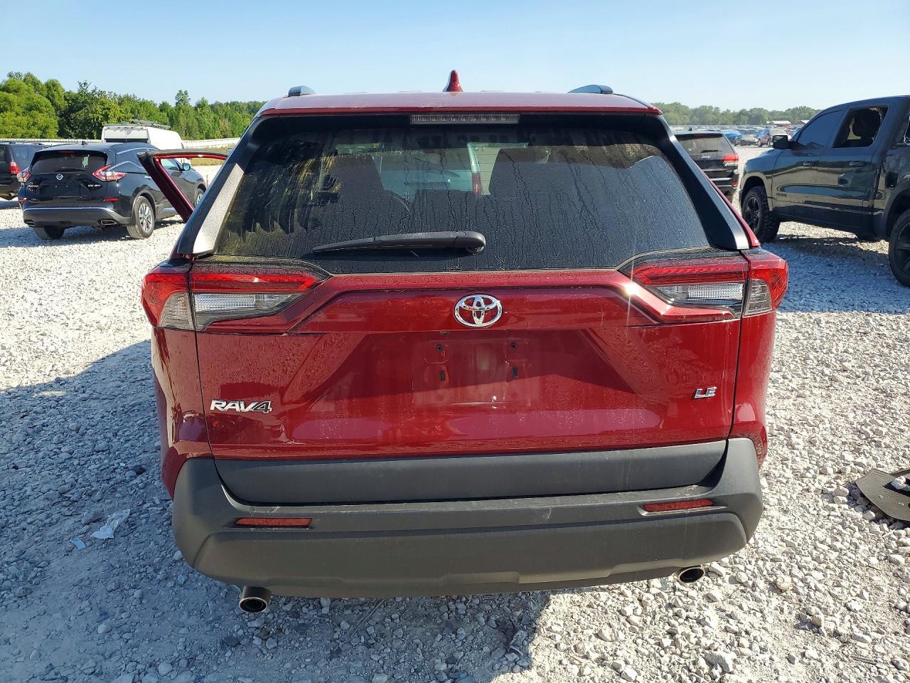 2020 Toyota Rav4 Le - zdjęcie 6