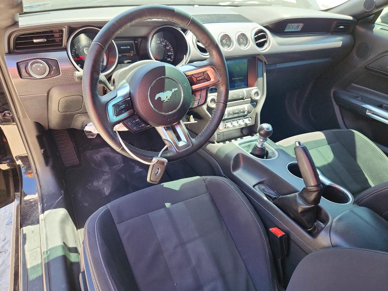 2020 Ford Mustang - zdjęcie 8