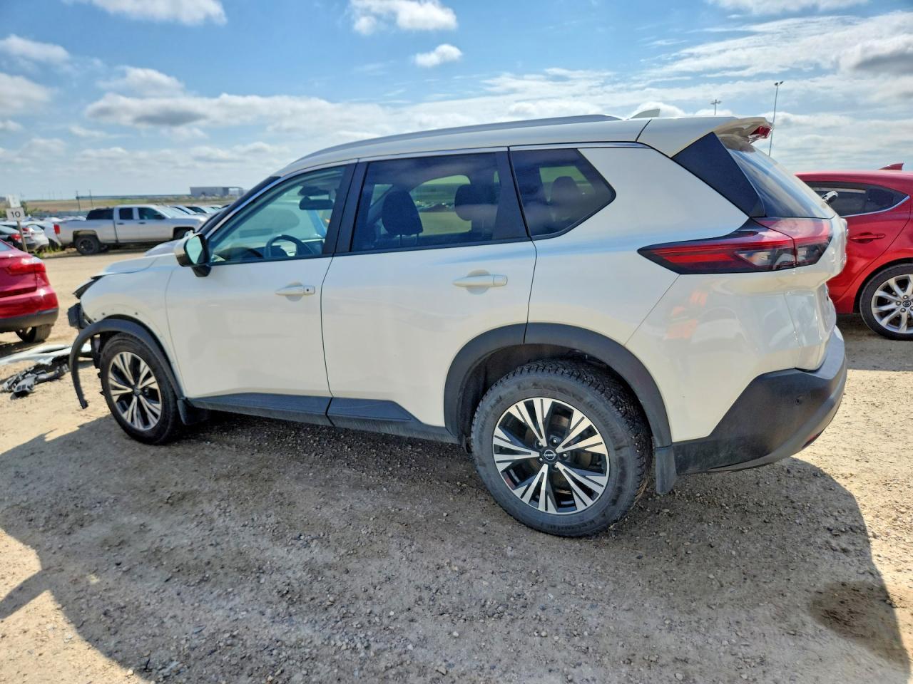 2023 Nissan Rogue Sv - zdjęcie 2