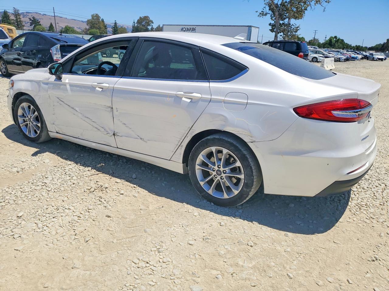 2020 Ford Fusion Se - zdjęcie 2