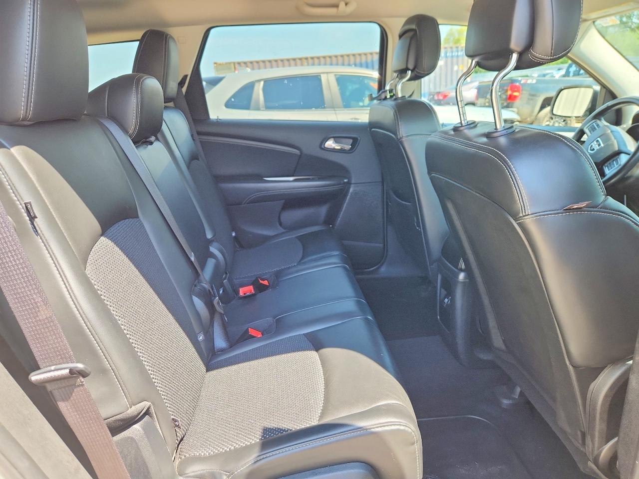 2016 Dodge Journey Crossroad - zdjęcie 11