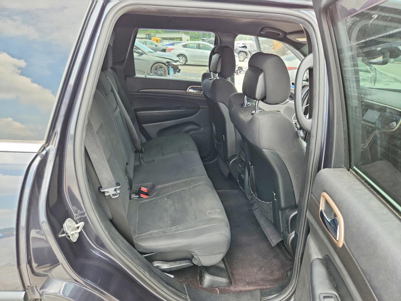 2016 Jeep Grand Cherokee Laredo - zdjęcie 11