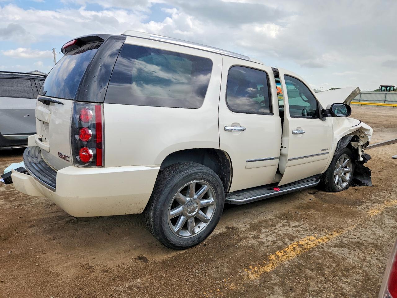 2013 GMC Yukon Denali - zdjęcie 3