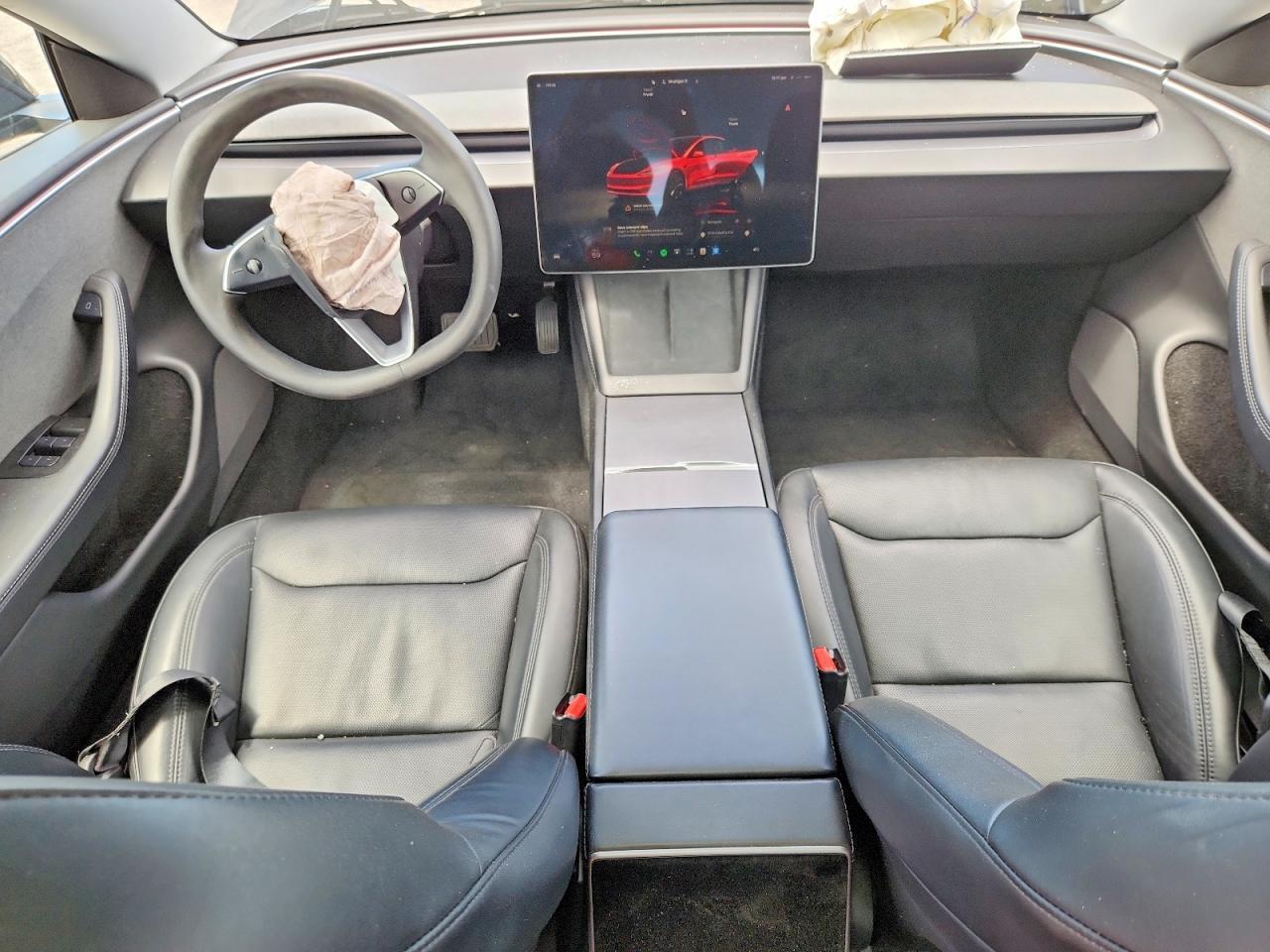 2025 Tesla Model 3 - zdjęcie 8