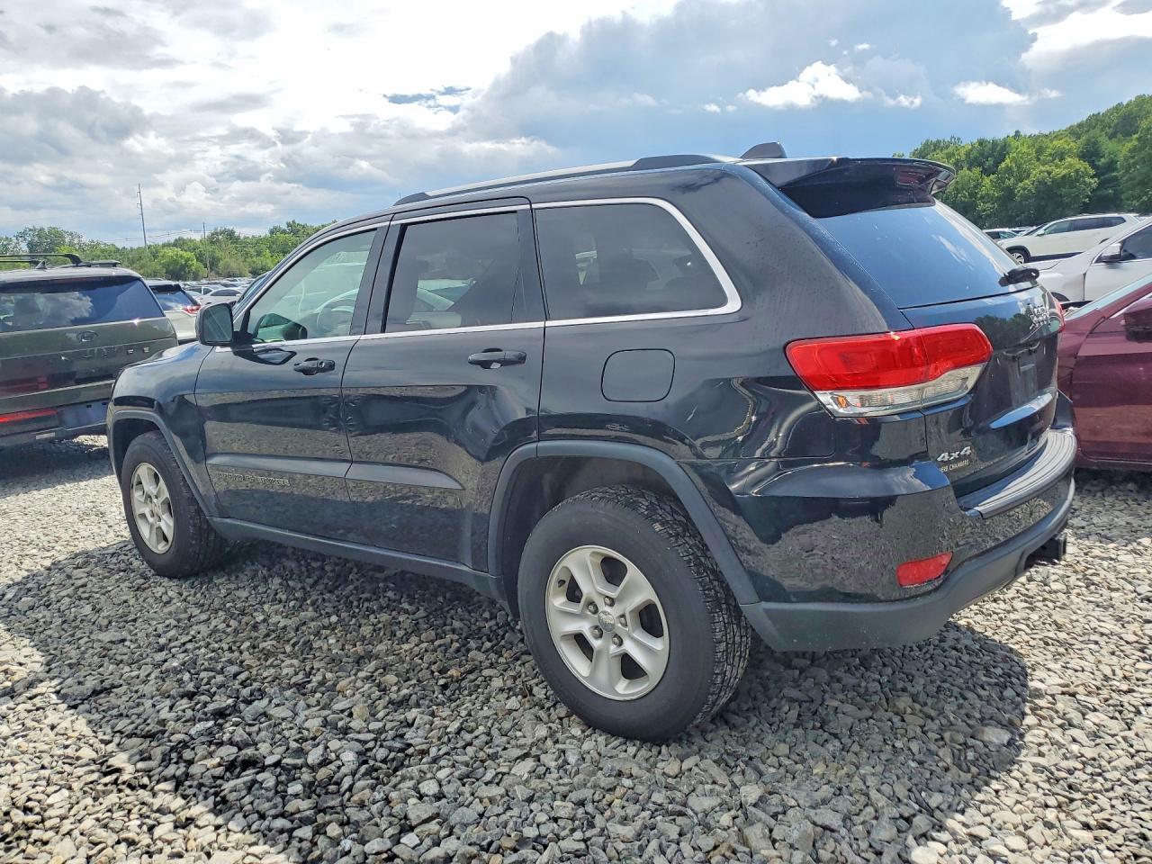 2017 Jeep Grand Cherokee Laredo - zdjęcie 2