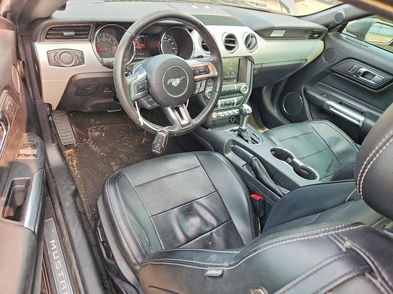 2015 Ford Mustang - zdjęcie 8