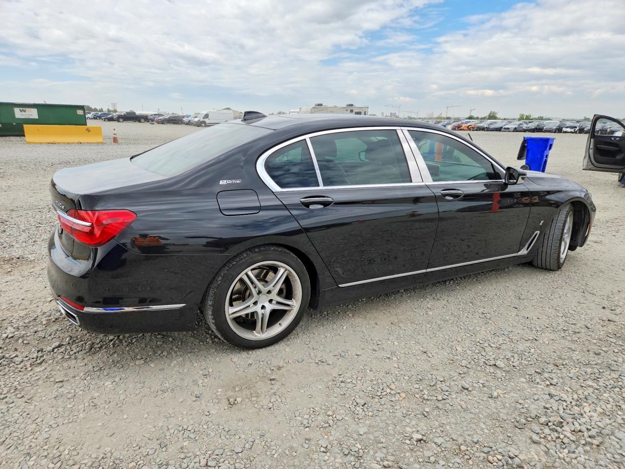 2018 BMW Seria 7 740e - zdjęcie 3