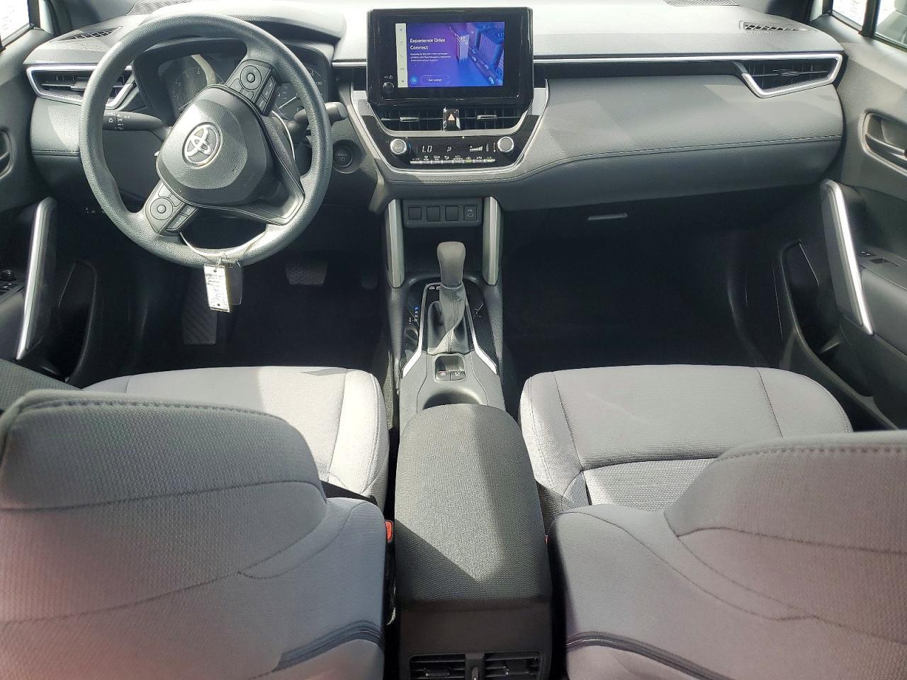 2024 Toyota Corolla Cross Hybrid S - zdjęcie 8