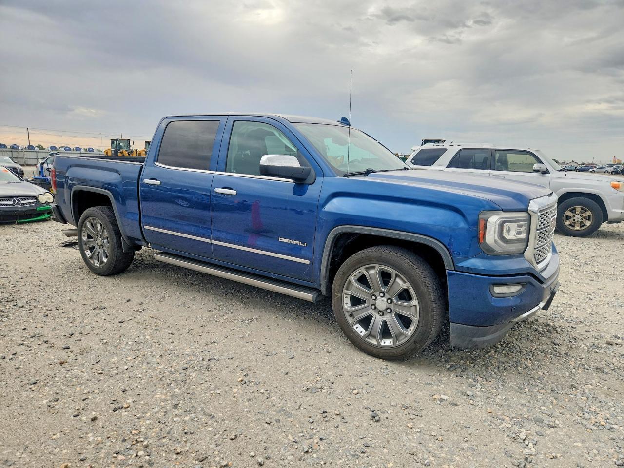2016 GMC Sierra K1500 Denali - zdjęcie 4