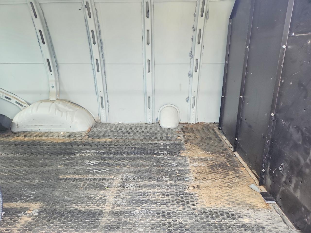 2018 Chevrolet Express G2500 - zdjęcie 10