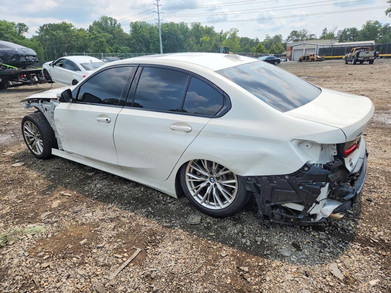 2023 BMW Seria 3 330i - zdjęcie 2