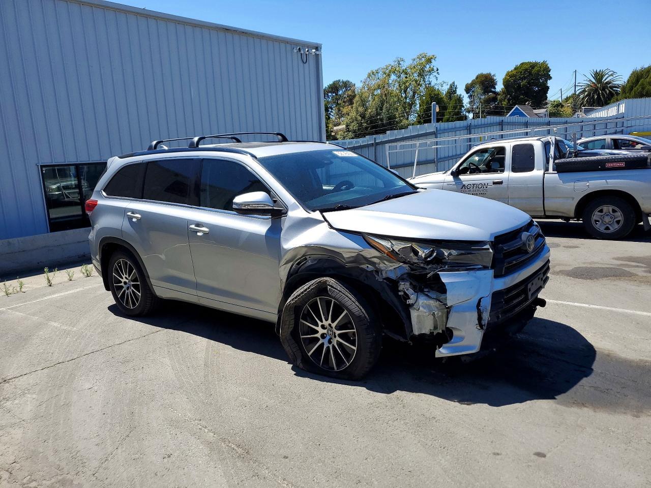 2017 Toyota Highlander Se - zdjęcie 4