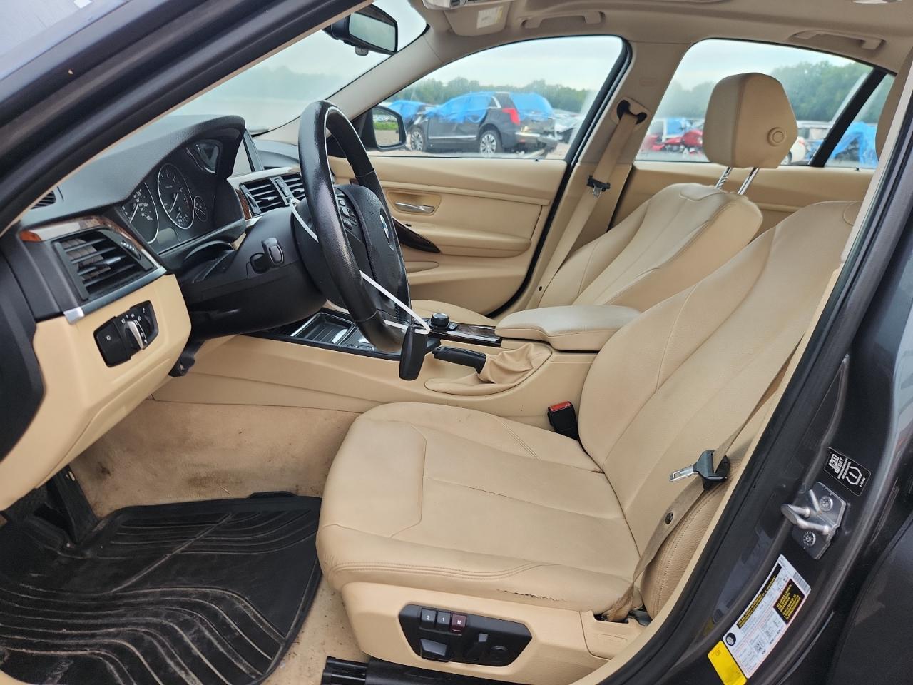 2013 BMW 320 I - zdjęcie 7