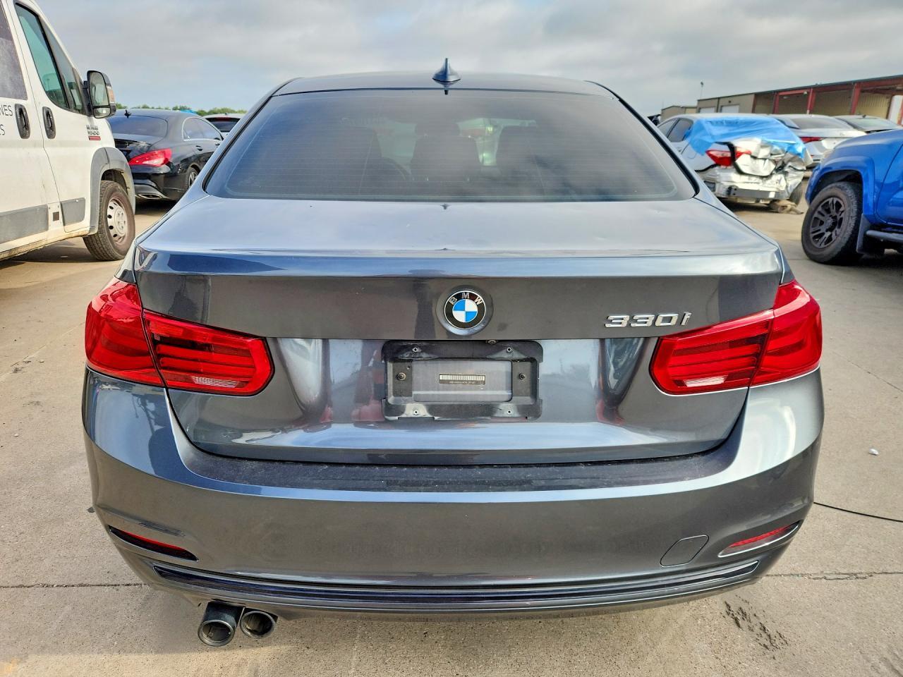 2018 BMW 330 I - zdjęcie 6