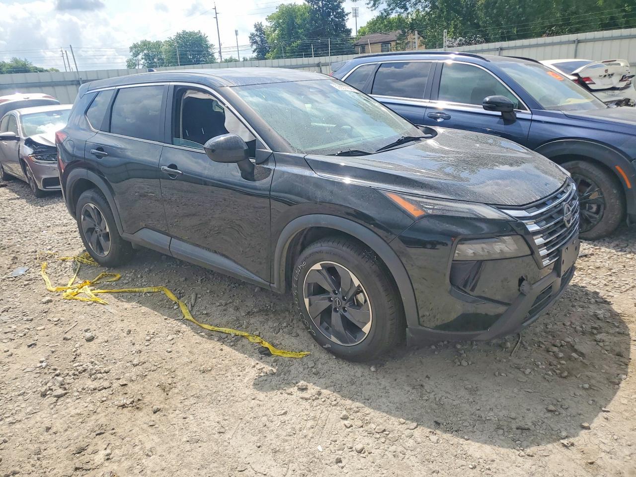 2024 Nissan Rogue Sv - zdjęcie 4