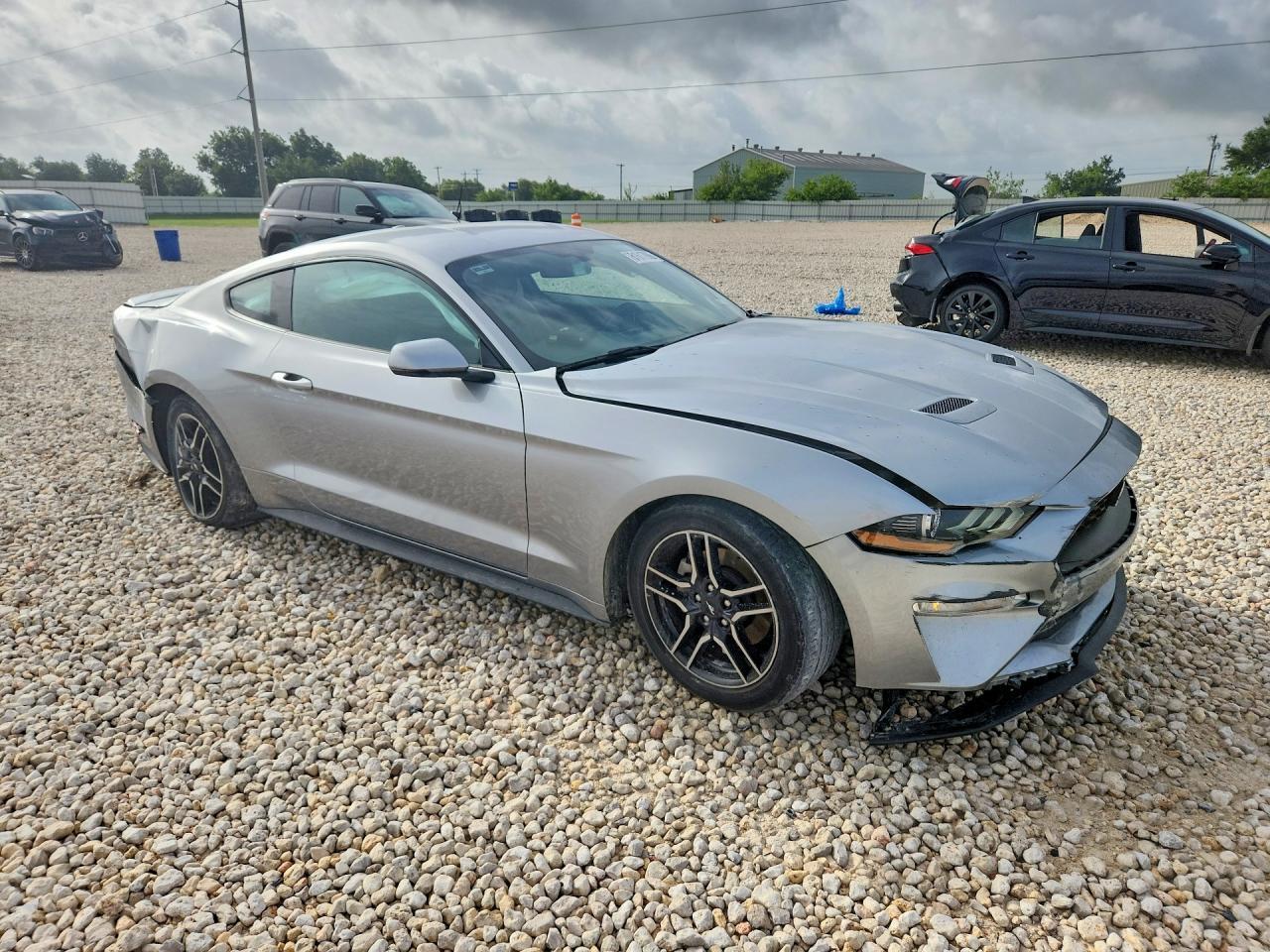 2020 Ford Mustang - zdjęcie 4