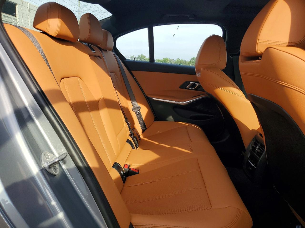 2026 BMW Seria 3 330i - zdjęcie 10