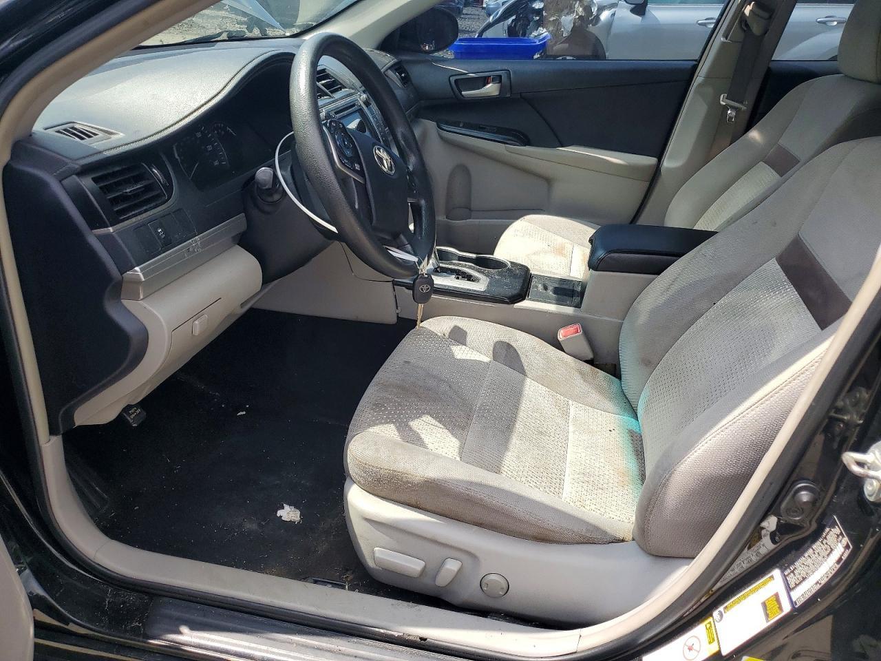 2014 Toyota Camry Le - zdjęcie 7