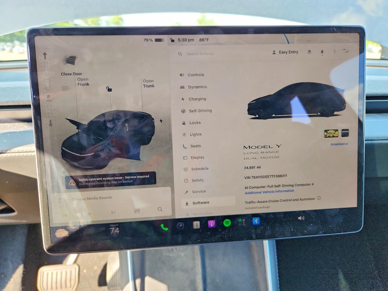 2026 Tesla Model Y - zdjęcie 9