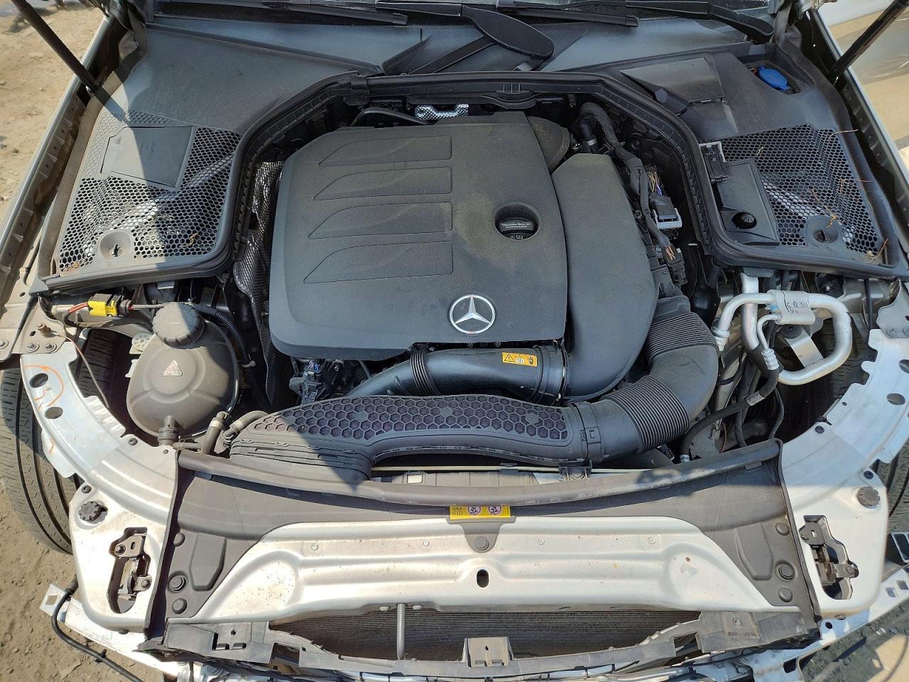 2020 Mercedes-Benz C 300 4Matic - zdjęcie 11