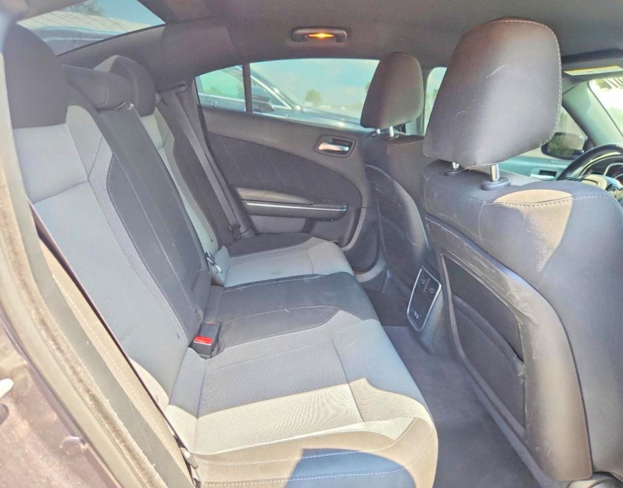 2016 Dodge Charger R/T - zdjęcie 10