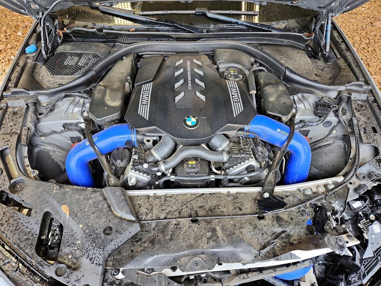 2021 BMW Seria 5 M550i - zdjęcie 11