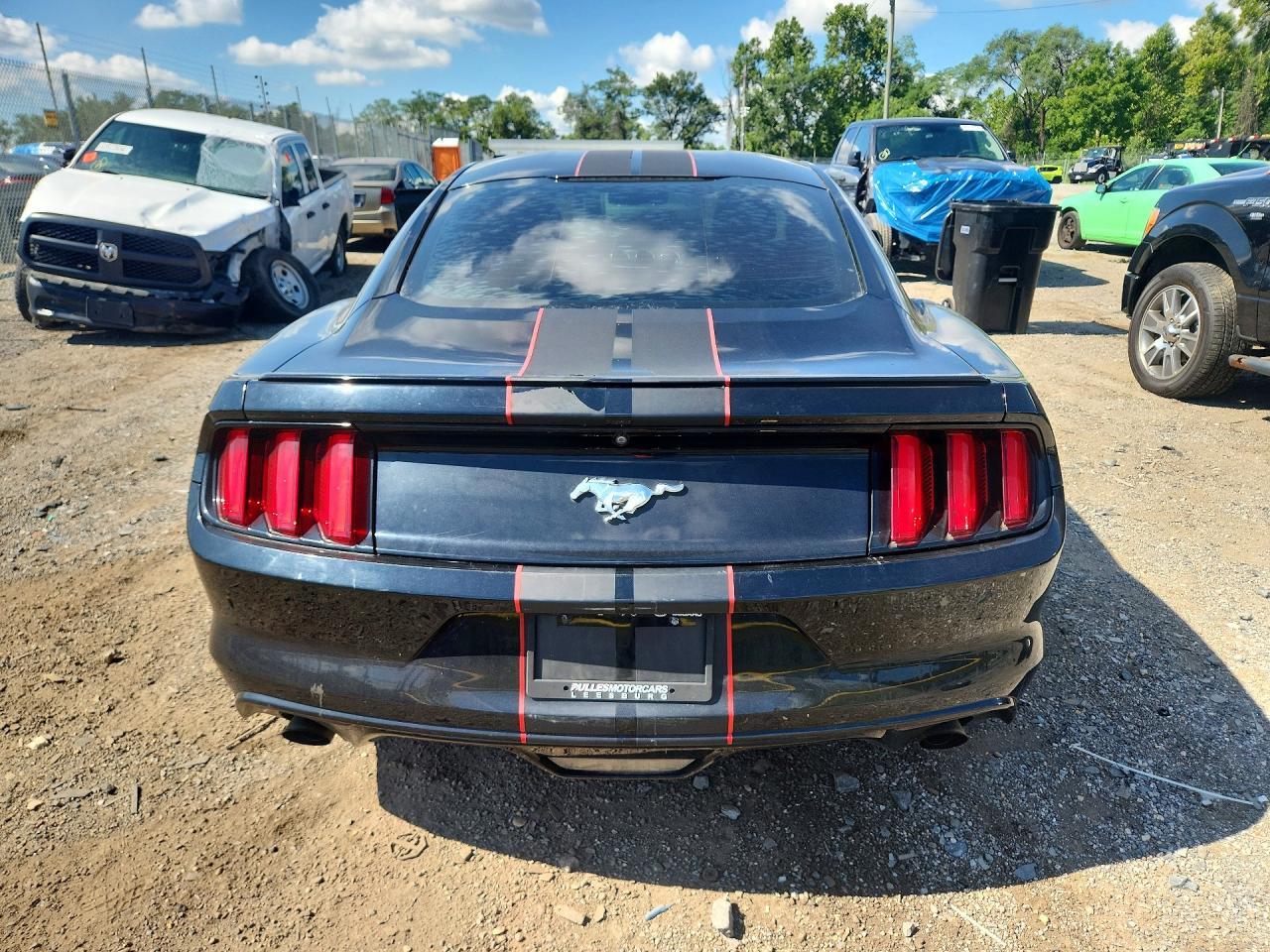 2017 Ford Mustang - zdjęcie 6