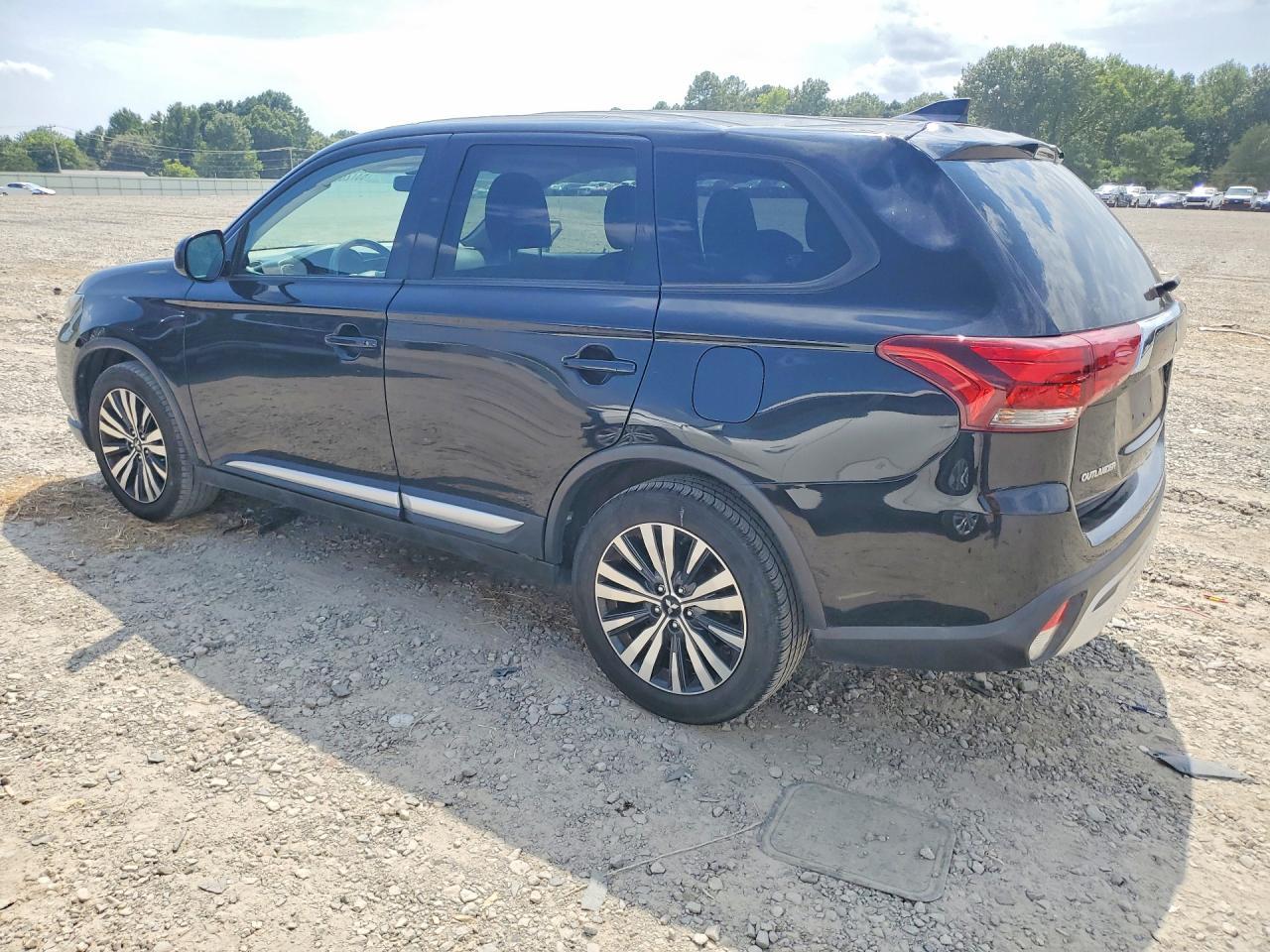 2020 Mitsubishi Outlander Es - zdjęcie 2