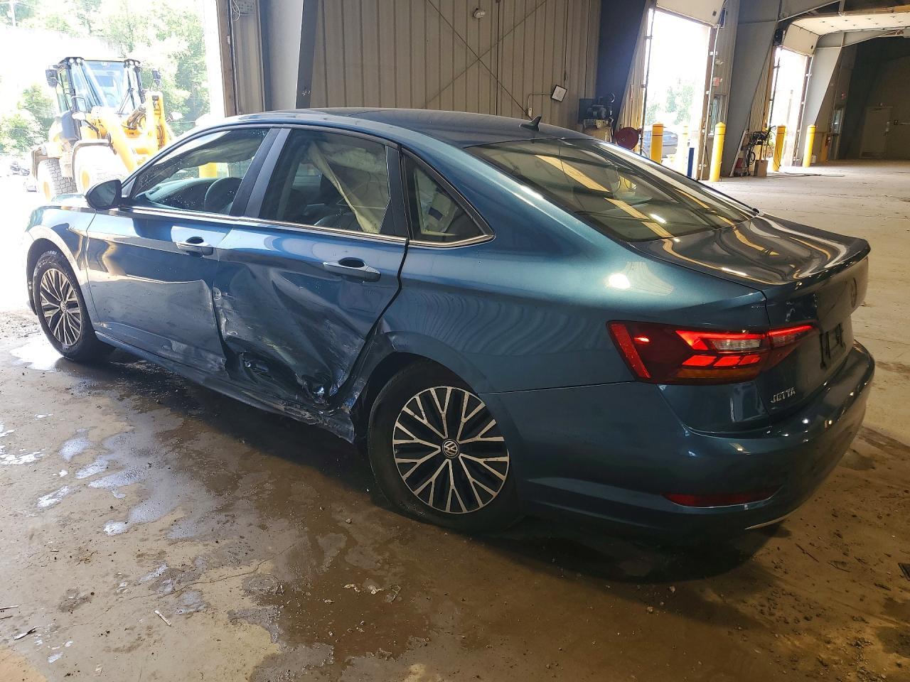 2017 Volkswagen Jetta - zdjęcie 2
