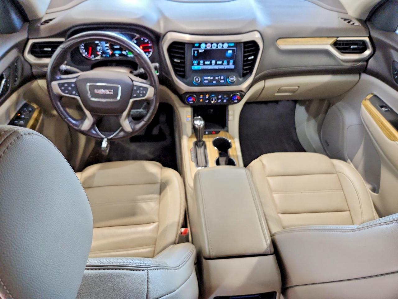 2019 GMC Acadia Denali - zdjęcie 8