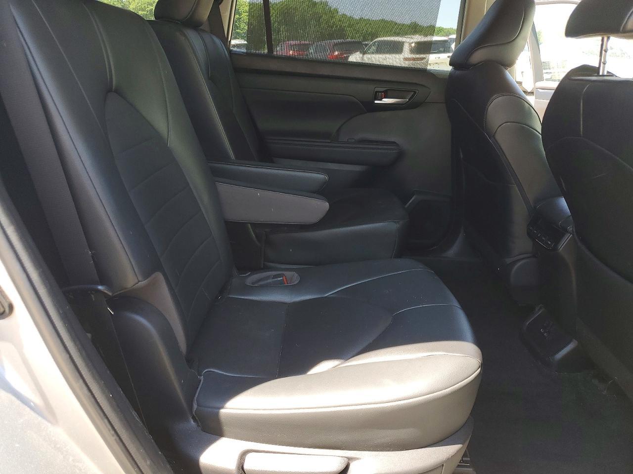 2023 Toyota Highlander Xle - zdjęcie 11