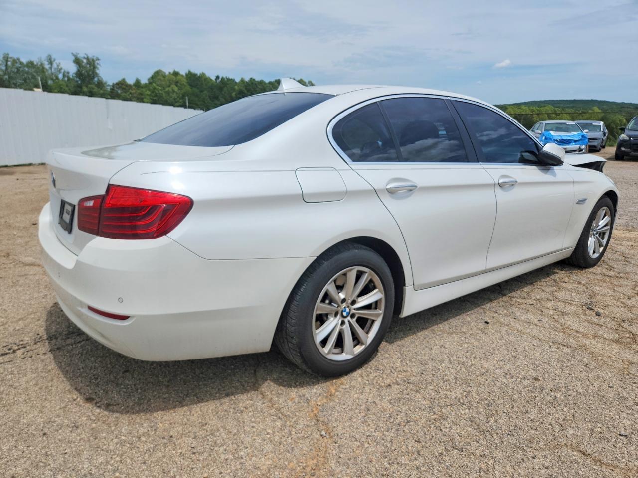 2015 BMW Seria 5 528i - zdjęcie 3