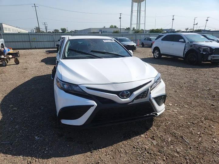2024 Toyota Camry Se - zdjęcie 13