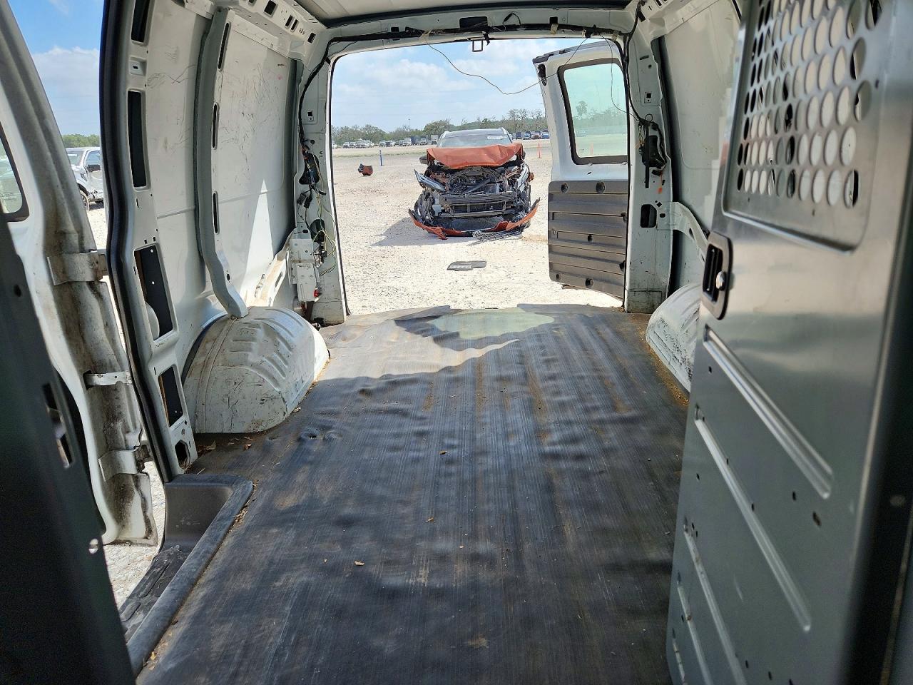 2013 Chevrolet Express G1500 - zdjęcie 10