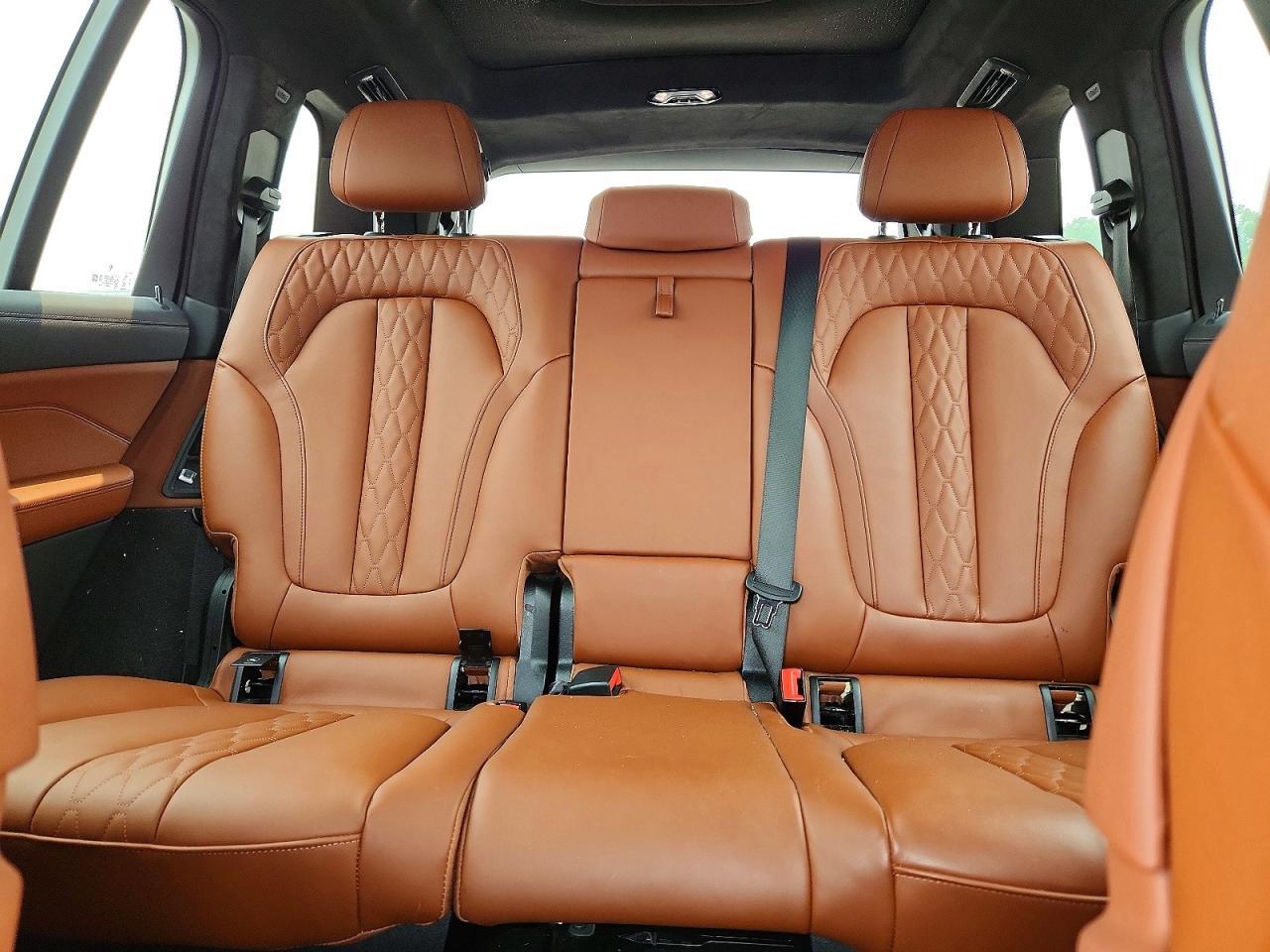 2025 BMW X7 xDrive40I - zdjęcie 10