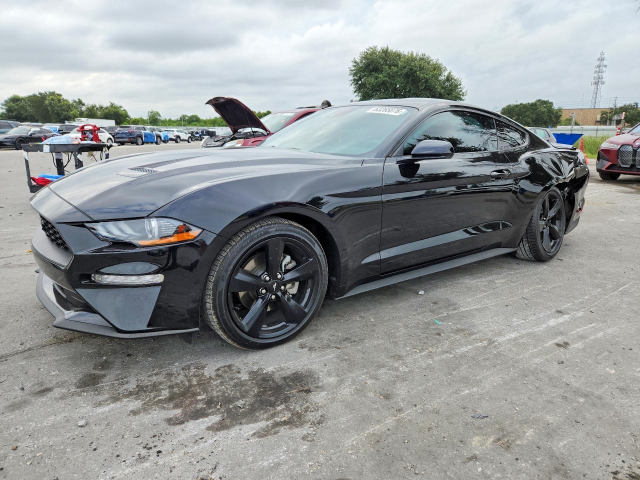 2021 Ford Mustang - zdjęcie główne