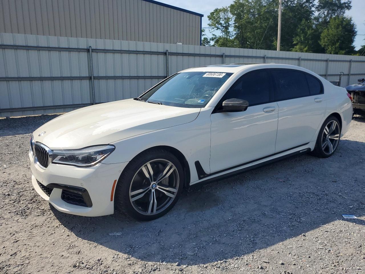 2017 BMW Seria 7 B7 - zdjęcie główne