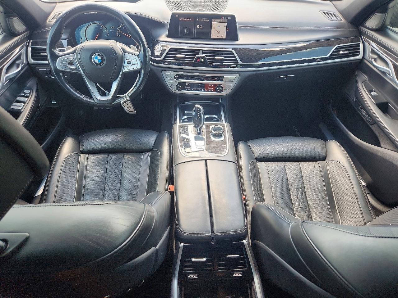 2018 BMW 750 I - zdjęcie 8