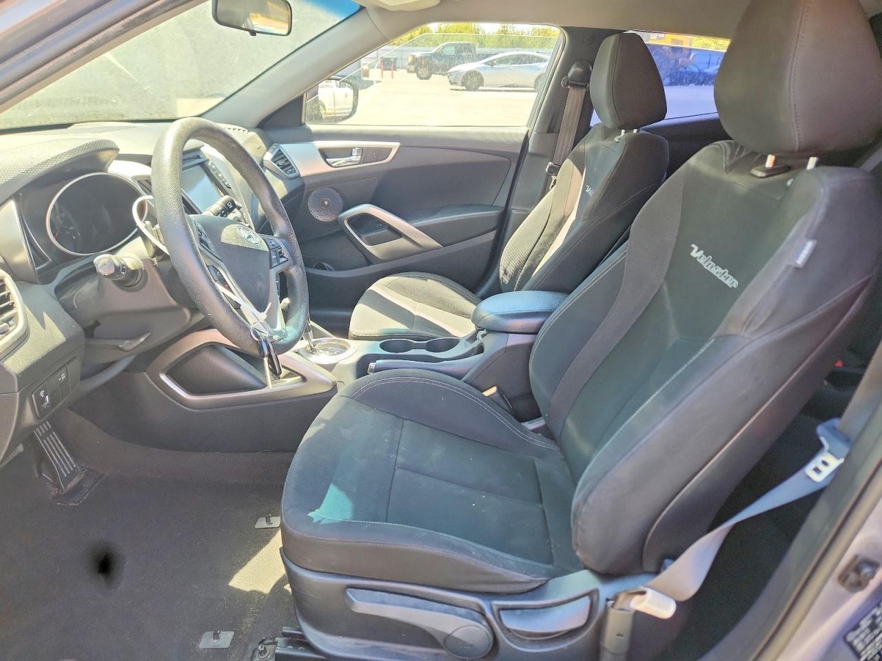 2016 Hyundai Veloster Base - zdjęcie 7