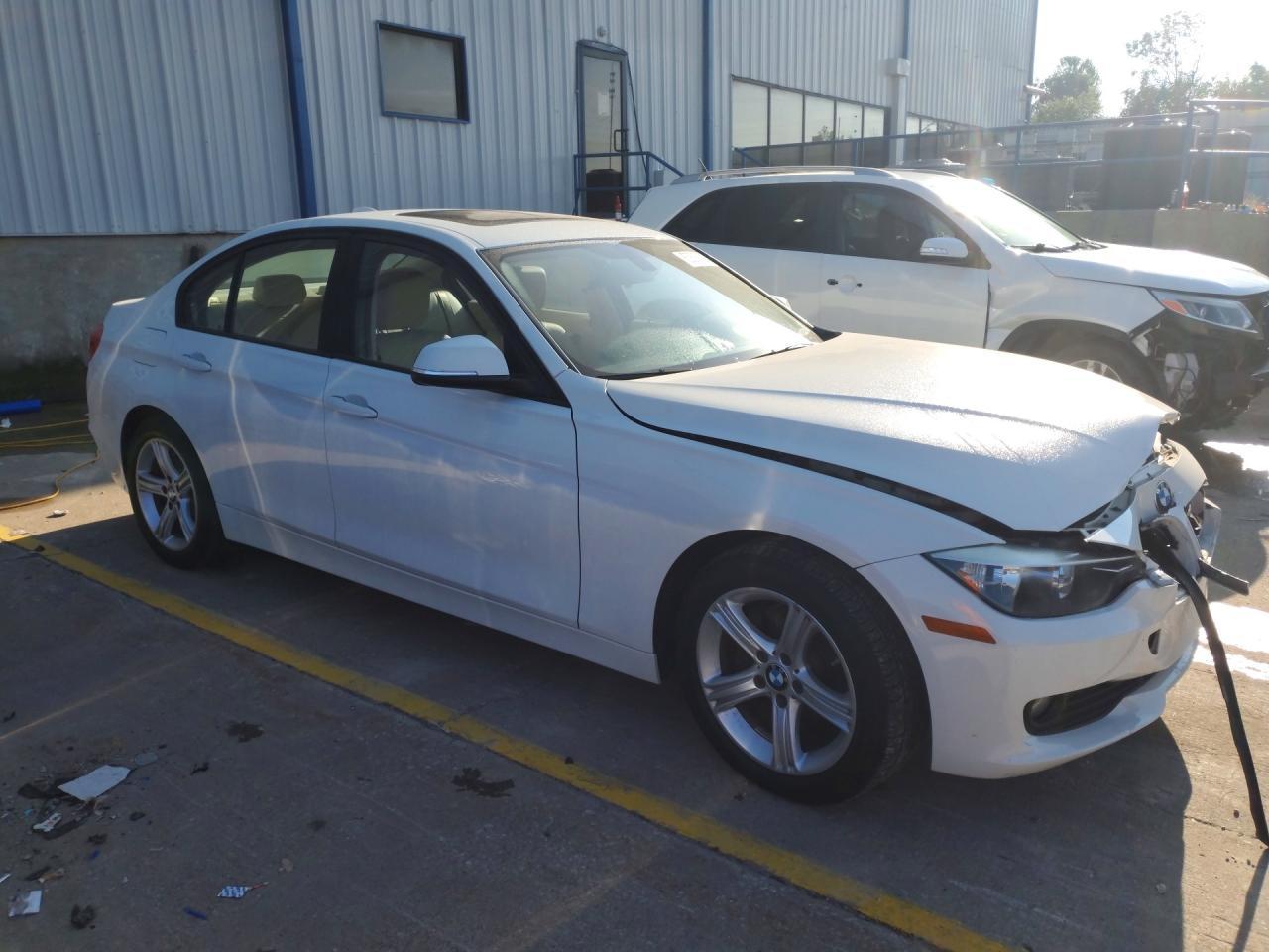 2014 BMW 320 I xDrive - zdjęcie 4