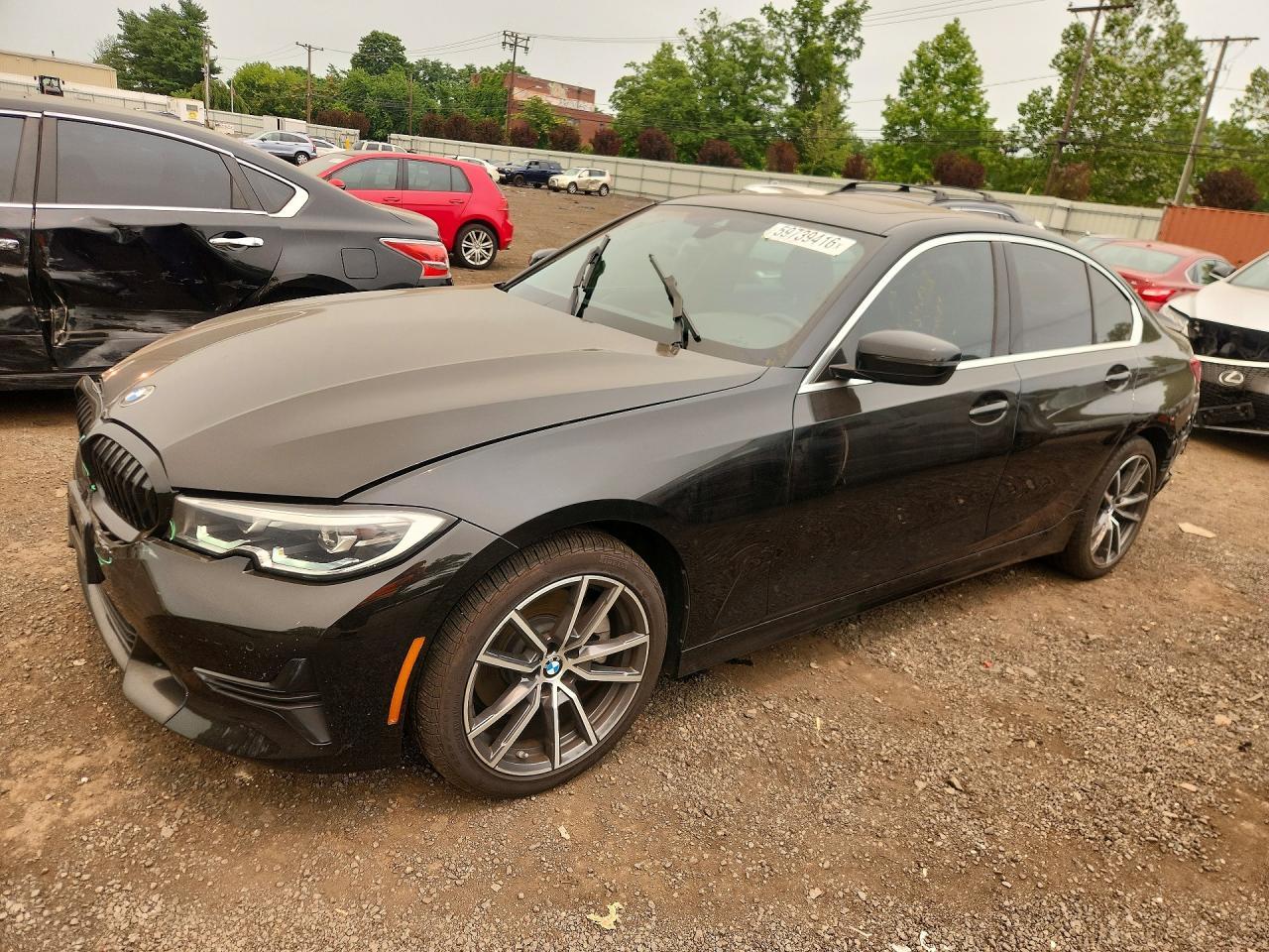 2022 BMW Seria 3 330i - zdjęcie główne
