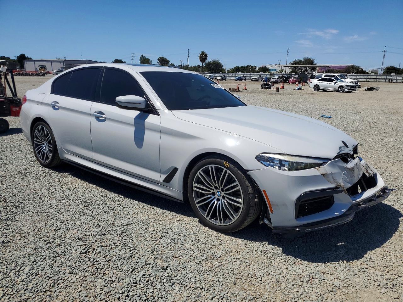 2018 BMW 530 I - zdjęcie 4