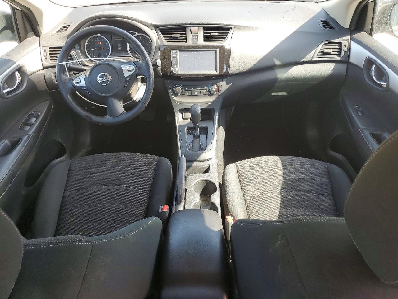2019 Nissan Sentra S - zdjęcie 8