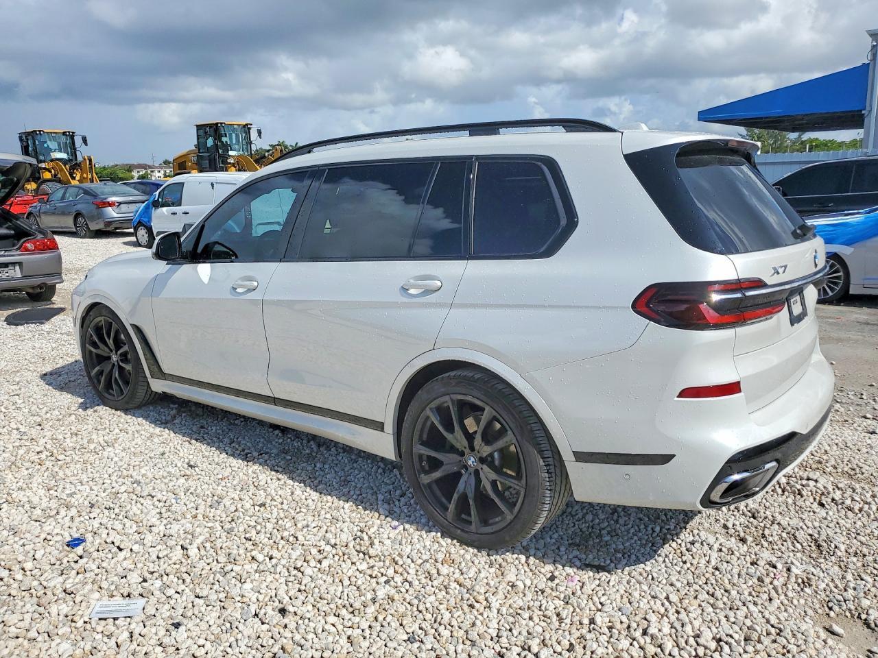 2023 BMW X7 xDrive40I - zdjęcie 2