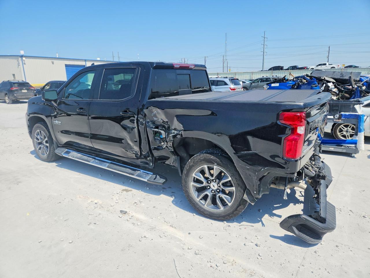 2023 Chevrolet Silverado K1500 Rst - zdjęcie 2