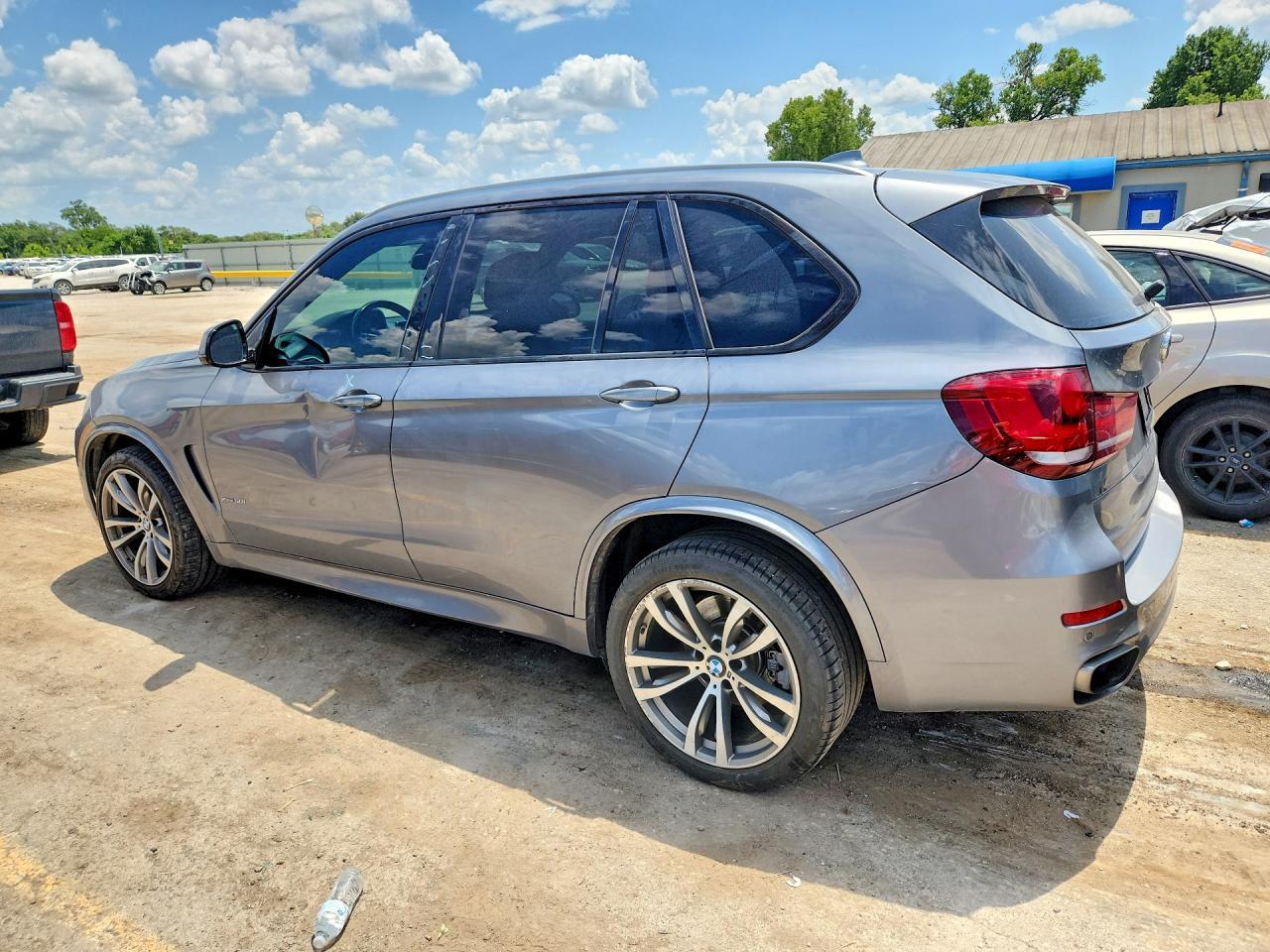 2016 BMW X5 xDrive50I - zdjęcie 2