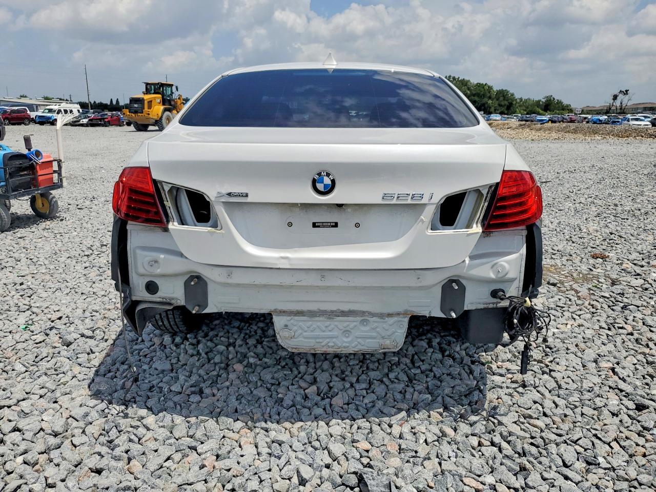 2015 BMW Seria 5 528i - zdjęcie 6