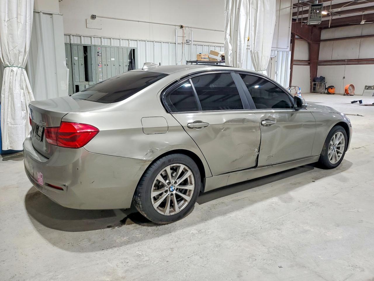 2017 BMW Seria 3 320i - zdjęcie 3