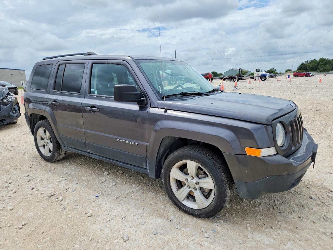 2017 Jeep Patriot Latitude - zdjęcie 4